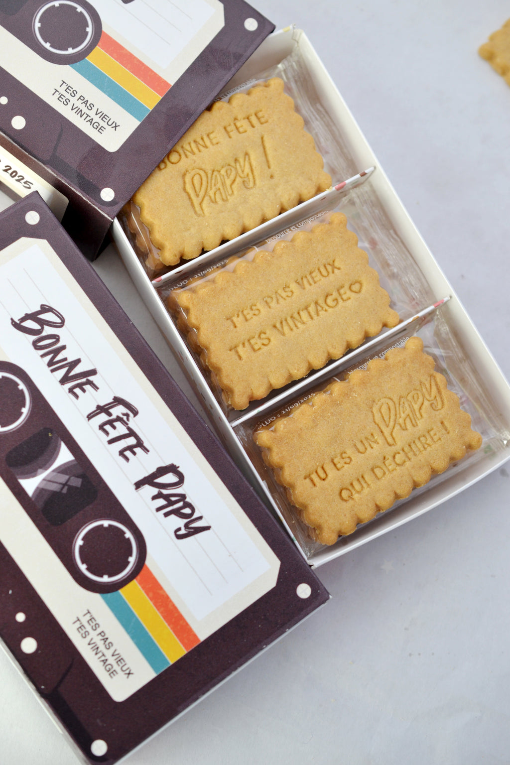 Coffret de 12 biscuits - Bonne fête Papy !