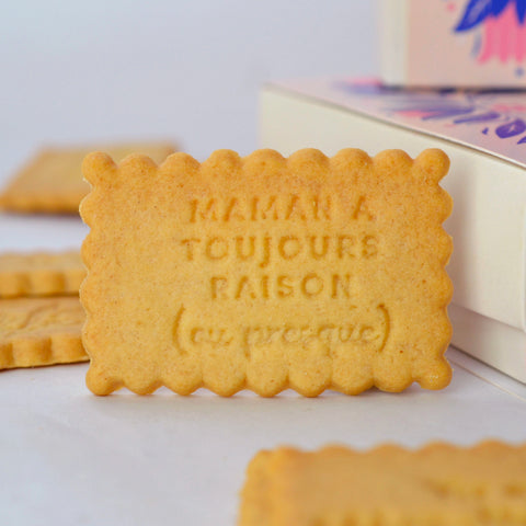 Coffret de 24 biscuits - Maman tu es mère-veilleuse